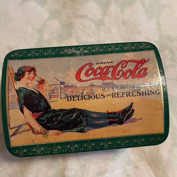 Vintage Coca Cola tin - Picture 3 of 10